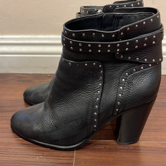 Vince camuto bootie leather - Picture 2 of 3
